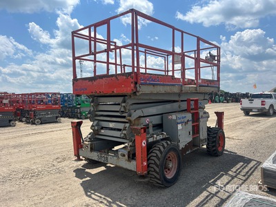 2012 Skyjack SJ8841RT 4x4 Dual Fuel Piattaforma aerea verticale