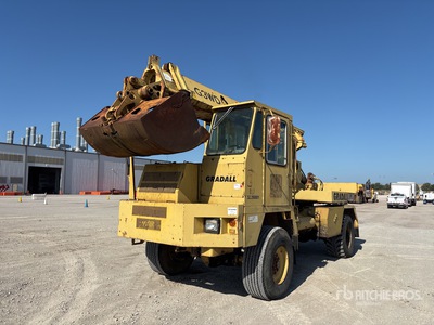 Gradall G3WD 4x4 Highway Wheeled Excavator