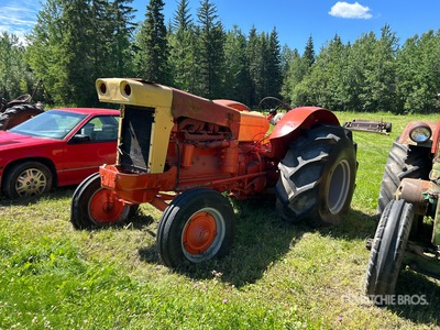 Case 930 2WD Wide Front Antique Tractor (Inoperable)