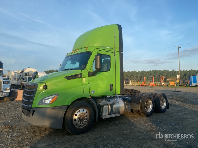 2022 Freightliner Cascadia 116 6x4 T/A Day Cab Truck Tractor