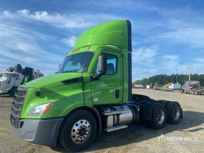 2022 Freightliner Cascadia 116 6x4 T/A Day Cab Truck Tractor