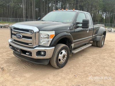 2011 Ford F-350 Lariat 4x4 Extended Cab Pickup