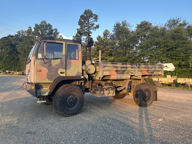 2001 Stewart & Stevenson M1078A1 LMTV 4x4 Cargo Truck