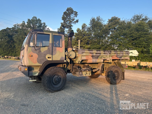 2001 Stewart & Stevenson M1078A1 LMTV 4x4 Cargo Truck