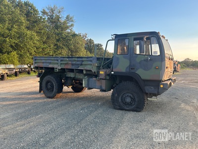 2001 Stewart & Stevenson M1078A1 LMTV 4x4 Cargo Truck