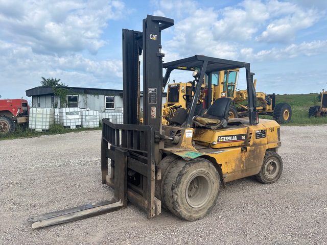 1997 Cat DP50 11000 lb Pneumatic Tire Forklift