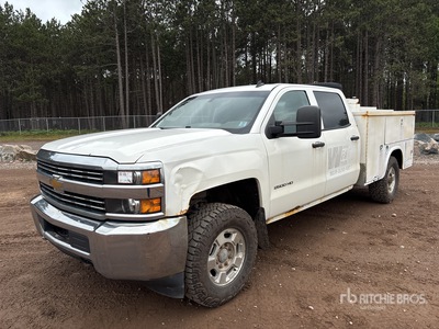 2015 Chevrolet Silverado 2500HD 4x4 Crew Cab Utility Truck