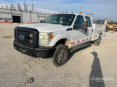 2011 Ford F-350 4x4 Crew Cab Utility Truck
