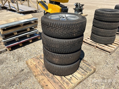 Quantity of (4) Hankook Winter I-Pike 275/60R20 Studded Tires - Fits Ford