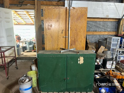 Quantity of (2) 1 x 4 x 3 ft & 2 x 3 x 6 ft Caja de herramientas