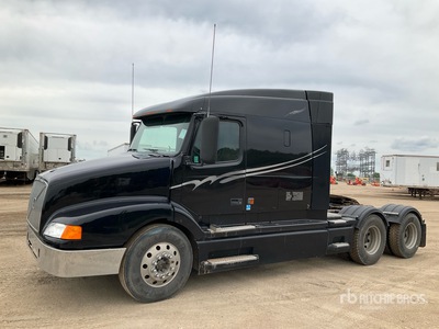 2000 Volvo T/A Sleeper Truck Tractor