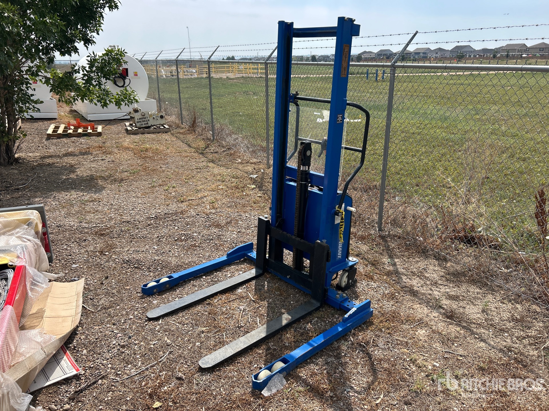 Blue Giant XPS-22-62 2200 lb Electric Pallet Jack
