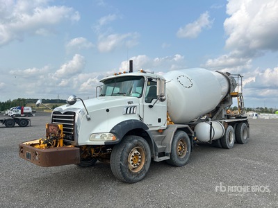 2009 Mack GU813 8x4 Twin-Steer Mixer Truck