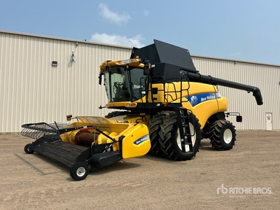 2012 New Holland CR9090 Combine Harvester