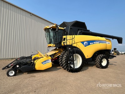 2009 New Holland CX8080 Combine Harvester