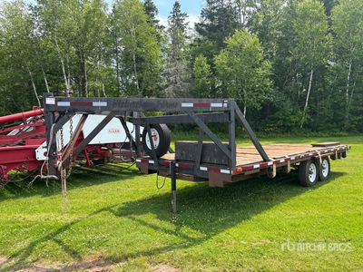 1990 HMD 20 ft T/A Gooseneck Flatbed Trailer