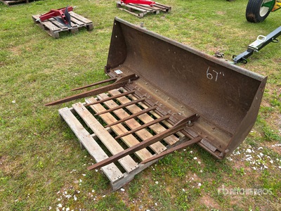 67 in Q/C Manure Ag Tractor Bucket - Fits John Deere 245
