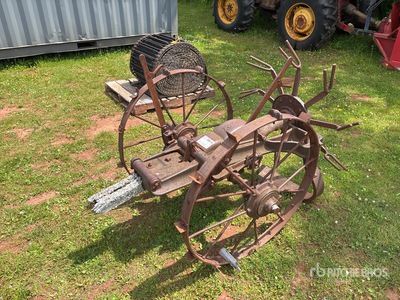 Moody Antique Vegetable Worley Digger