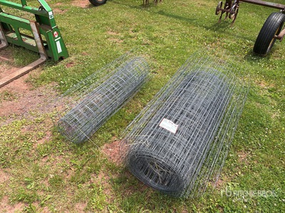 Quantity of (2) Rolls Wire Clôture