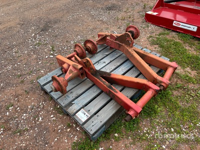 Quantity of (2) Walking Beams w/ Hubs Pièces divers