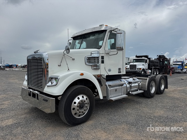 2020 Freightliner 122SD 6x4 T/A Day Cab Truck Tractor
