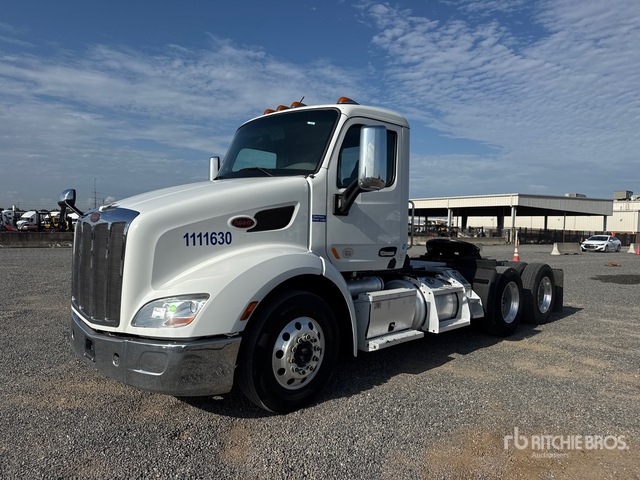 2016 Peterbilt 579 6x4 T/A Day Cab Truck Tractor