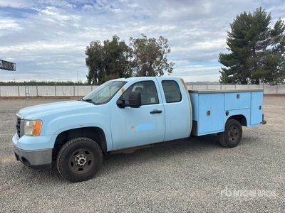 2007 GMC Sierra 2500HD 4x2 Extended Cab Utiliteits vrachtwagen
