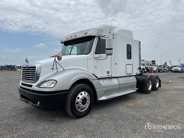 2010 Freightliner Columbia 6x4 T/A Sleeper Truck Tractor