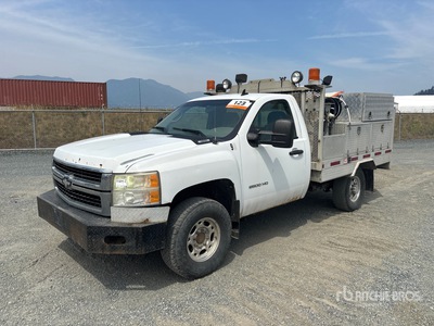 2010 Chevrolet Silverado 2500HD 4x4 Utility Truck