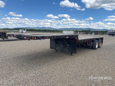 2011 Ubilt 30 ft T/A Remorque à plateau