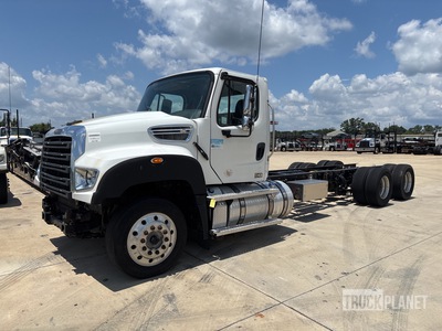 2021 Freightliner 114SD 6x4 Cabina y chasis