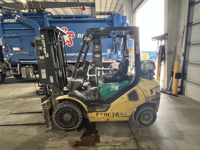 2007 Komatsu FG25T-16 Pneumatic Tire Forklift