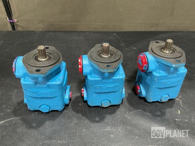 (3) Oshkosh 1586390 Power Steering Pump Assemblies