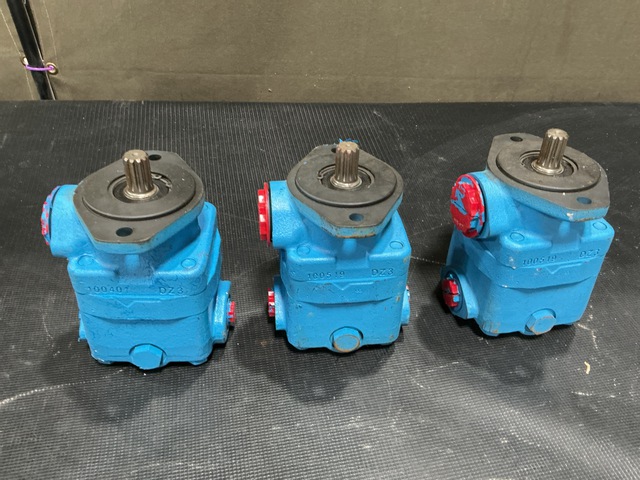 (3) Oshkosh 1586390 Power Steering Pump Assemblies