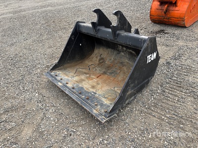 54 in Q/C Cleanup Excavator Bucket