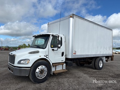 2006 Freightliner M2 106 4x2 Camion fourgon
