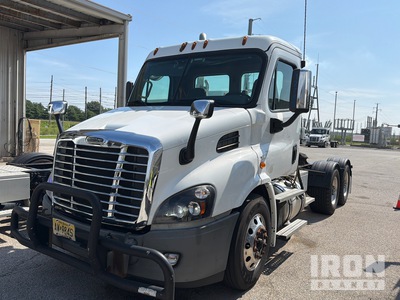 2020 Freightliner Cascadia 113 6x4 T/A Day Cab Truck Tractor