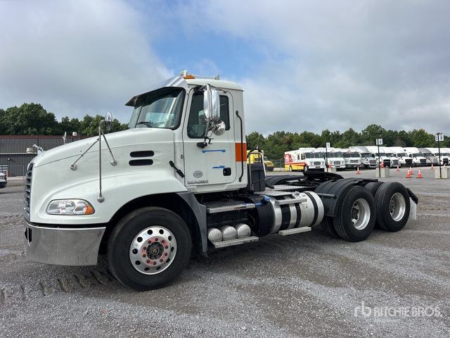 2018 Mack CXU613T 6x2 T/A Day Cab Truck Tractor