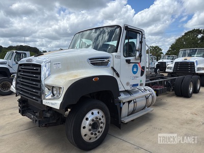 2019 Freightliner 114SD 6x4 Cabina y chasis