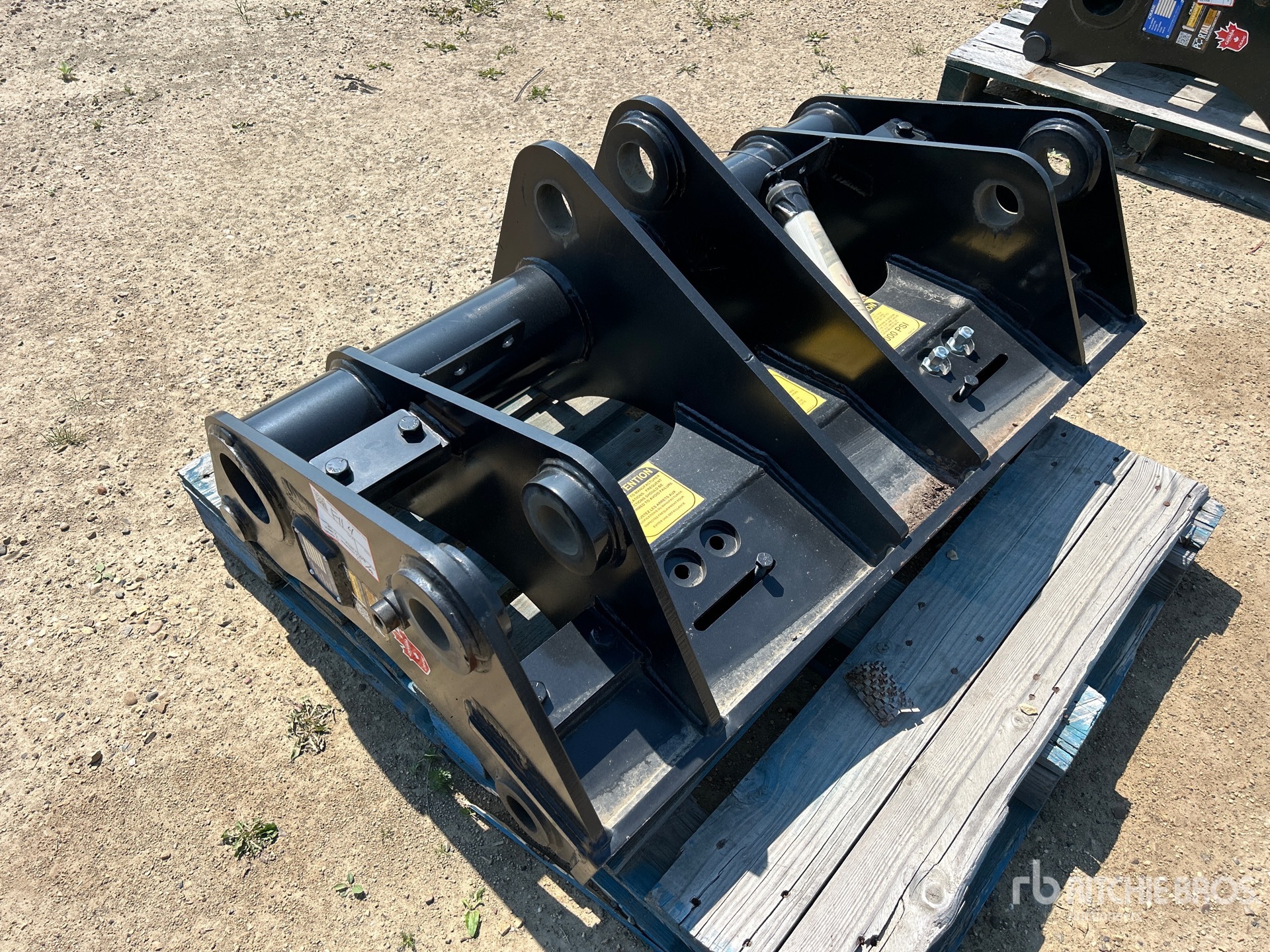 2024 Craig SW305K 45.5 in Wheel Loader Quick Coupler - Fits Sany WL50 (Unused)