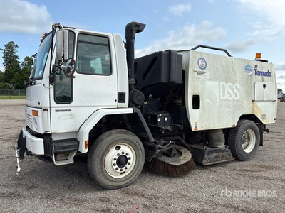 2006 Schwarze A7000 on 2006 Sterling SC8000 Sweeper Truck