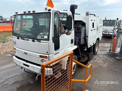2002 Sterling SC8000 Autocarro spazzatrice