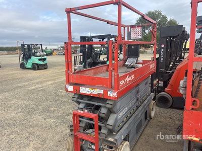 2013 Skyjack SJ 3226 Electric Scissor Lift
