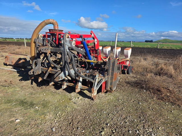 2012 Ozdoken VPHED-G6 3-Point Seed Drill 2012 Ozdoken VPHED-G6 3-Point Seed Drill