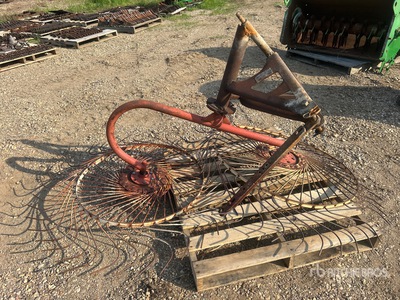 2 Wheel 3-Point Hay Rake