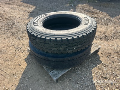 Quantity of (2) Jinyu 11R24.5 Tyres