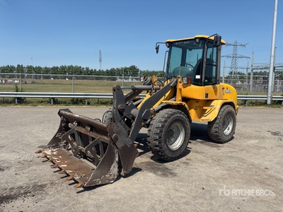 2013 Volvo L30B جرافة
