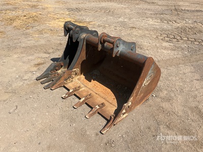 Quantity of (2) Geith 900 mm Digging 300mm, 6 Ton Excavator Bucket