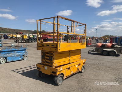 2015 Haulotte Compact 14 Electric Elevador de tijera