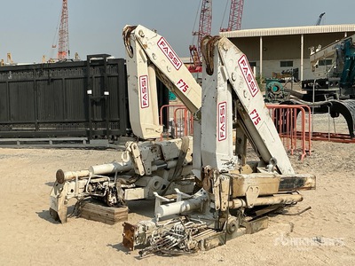 Quantity of (2) Fassi 75 Hydraulic Knuckle Boom Cranes ملحقات رافعات متنوعة - Fits Trucks